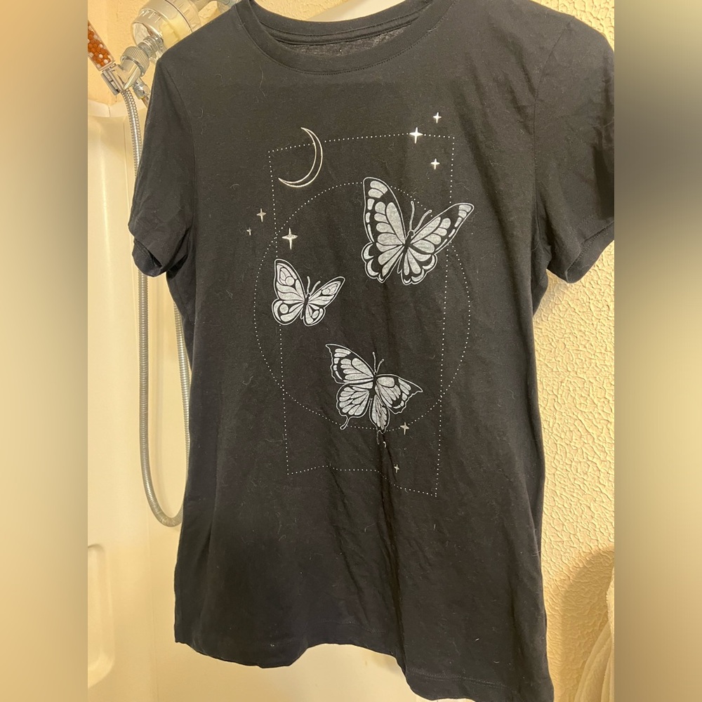 CUTE BUTTERFLY BLACK TSHIRT